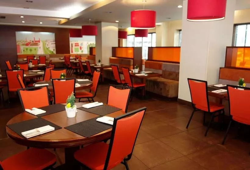 Отель Desilva Inn Katowice Airport