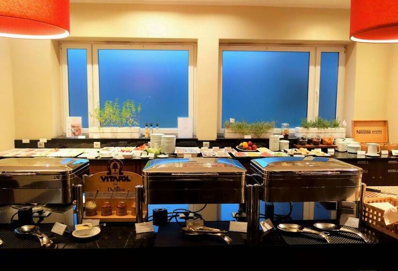 ホテル Desilva Inn Katowice Airport