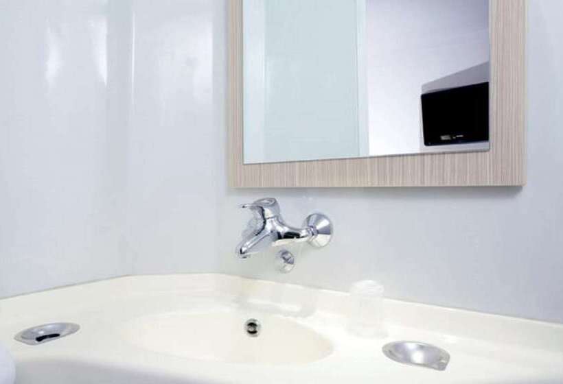 هتل Premiere Classe Lille Nord Roncq