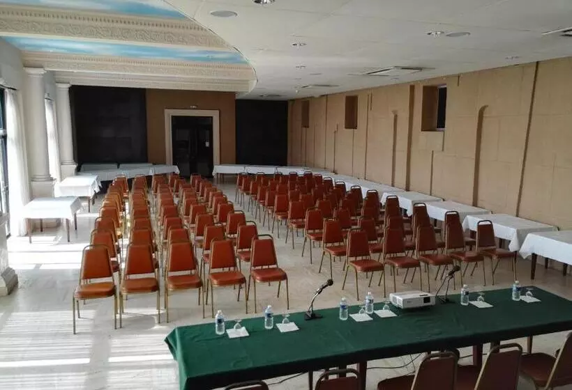 Hotell Authentic By Balladins – Rodez / Le Ségala