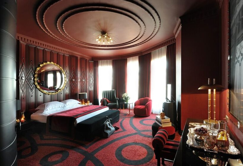 ホテル Taxim Hill