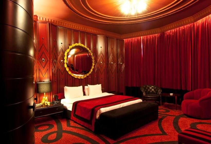 ホテル Taxim Hill