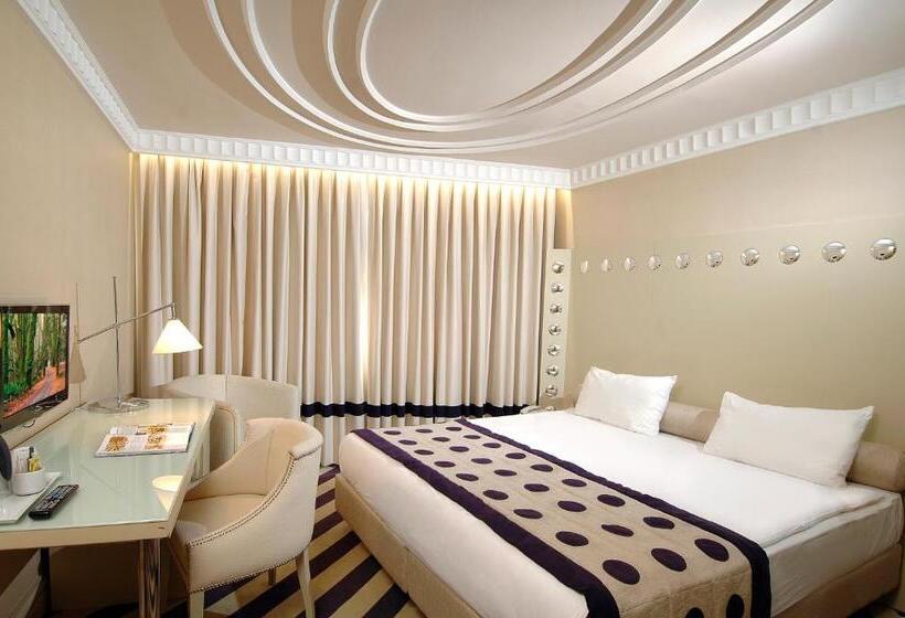 ホテル Taxim Hill