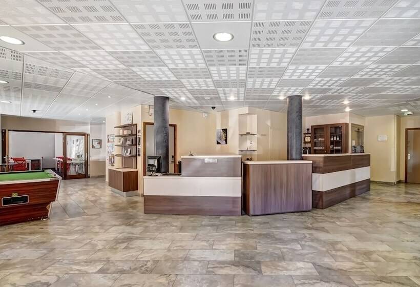 Отель Vacanceole  Residence Grand Massif