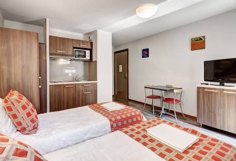 Отель Vacanceole  Residence Grand Massif