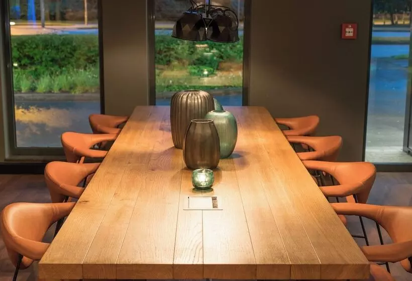 Motel One Hamburg Airport