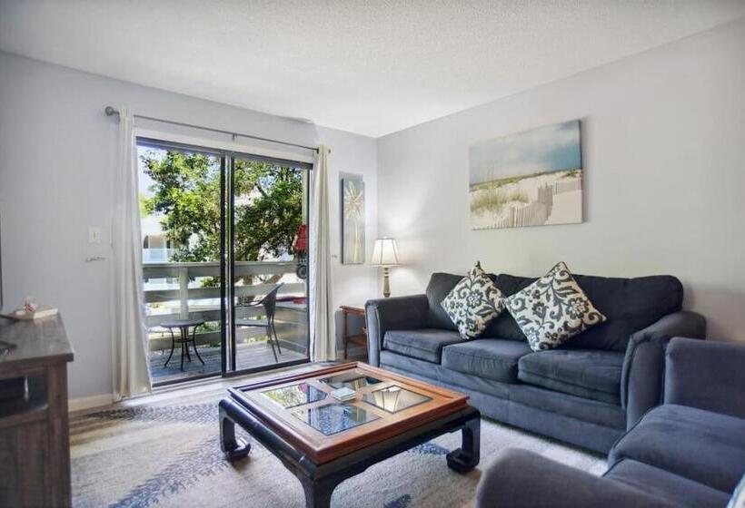 5 Stars Peaceful Condo 7 Min Walk To The Beach