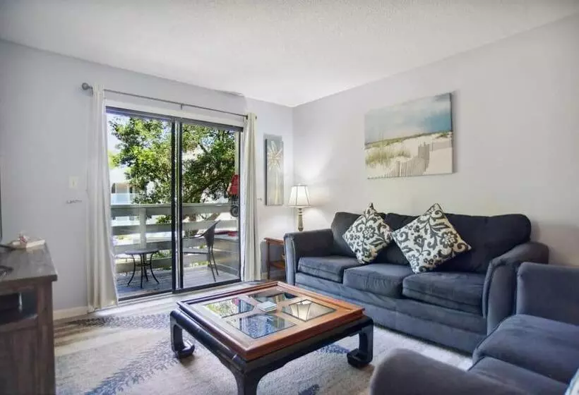 5 Stars Peaceful Condo   7 Min Walk To The Beach