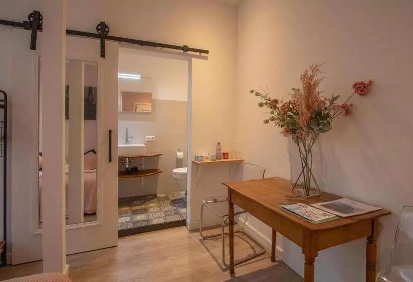 ベッドアンドブレックファースト Lekkerwegbijleeuwen, 1 Minuut Naar Hartje Centrum