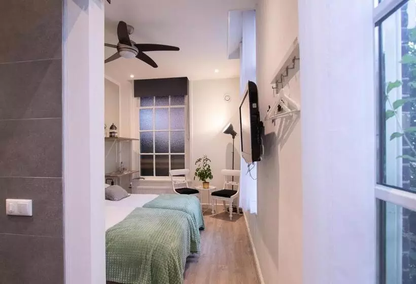 ベッドアンドブレックファースト Lekkerwegbijleeuwen, 1 Minuut Naar Hartje Centrum