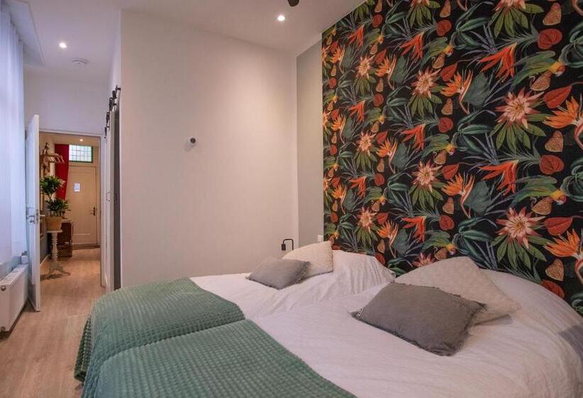 Bed and Breakfast Lekkerwegbijleeuwen, 1 Minuut Naar Hartje Centrum