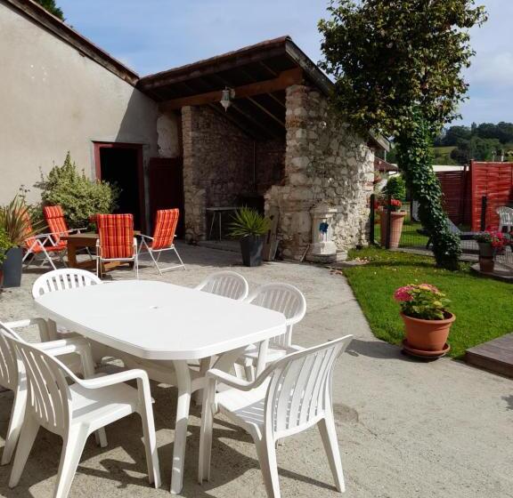 ベッドアンドブレックファースト Les Hirondelles