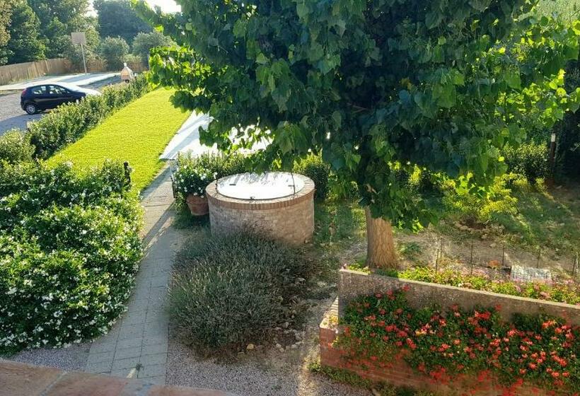 בית מלון כפרי Punta Dei Lecci