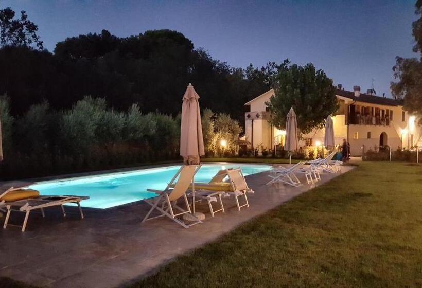 בית מלון כפרי Punta Dei Lecci