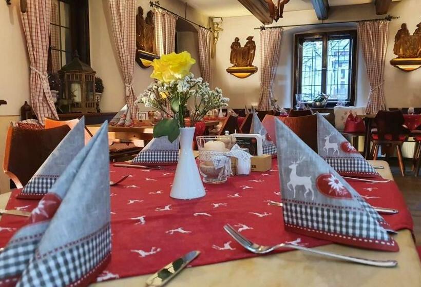 Отель Wirtshaus Zum Baumbach