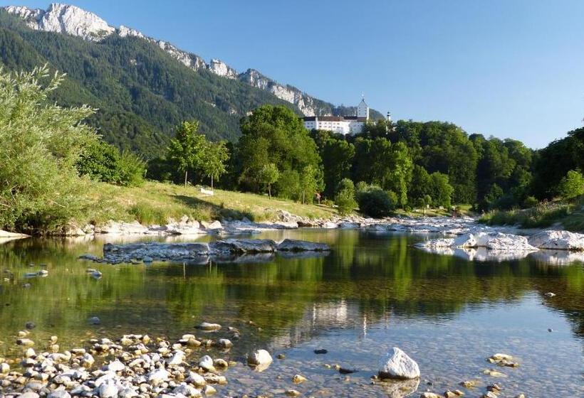 Отель Wirtshaus Zum Baumbach