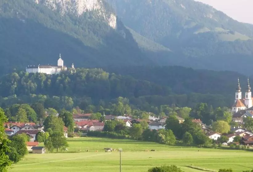 ホテル Wirtshaus Zum Baumbach