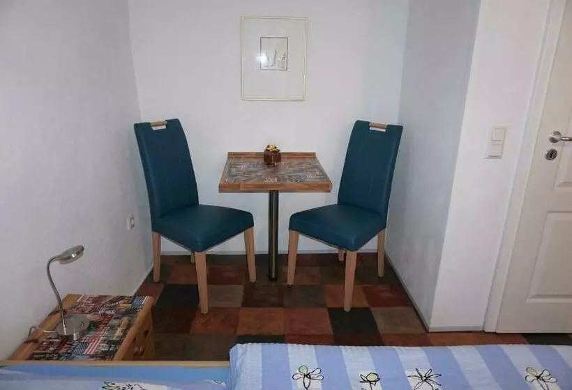 ペンション Kunsthaus Linn Gästezimmer Marktplatz 7a