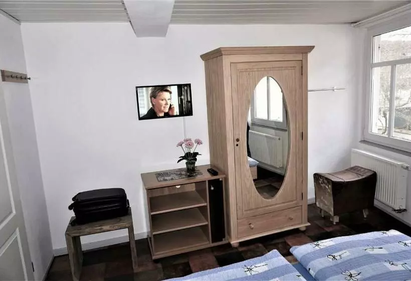 ペンション Kunsthaus Linn Gästezimmer Marktplatz 7a