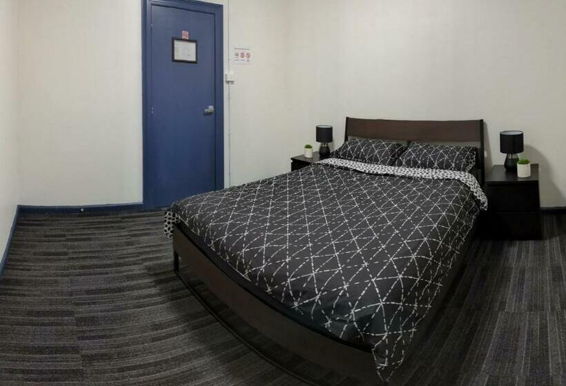 Queen Victoria Hostel