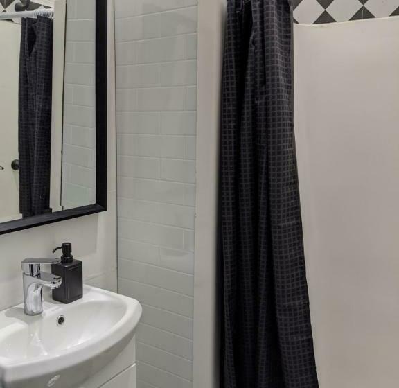 Queen Victoria Hostel