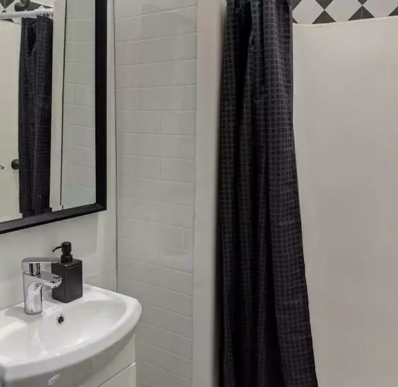 Queen Victoria Hostel