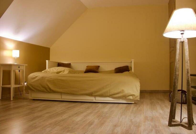 ベッドアンドブレックファースト Au Lavoir Du Serein La Billaude Et La Langouette