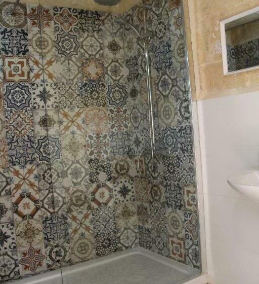 تختخواب و صبحانه The Garden Gate