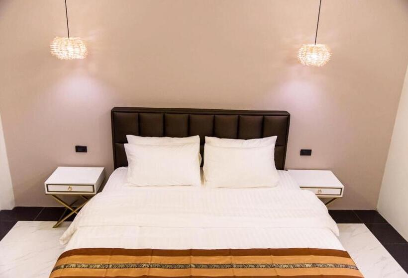 Отель Worachat Boutique