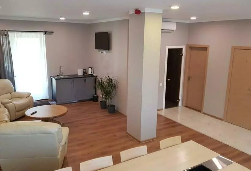 Kuivižu Krogs   Motelis