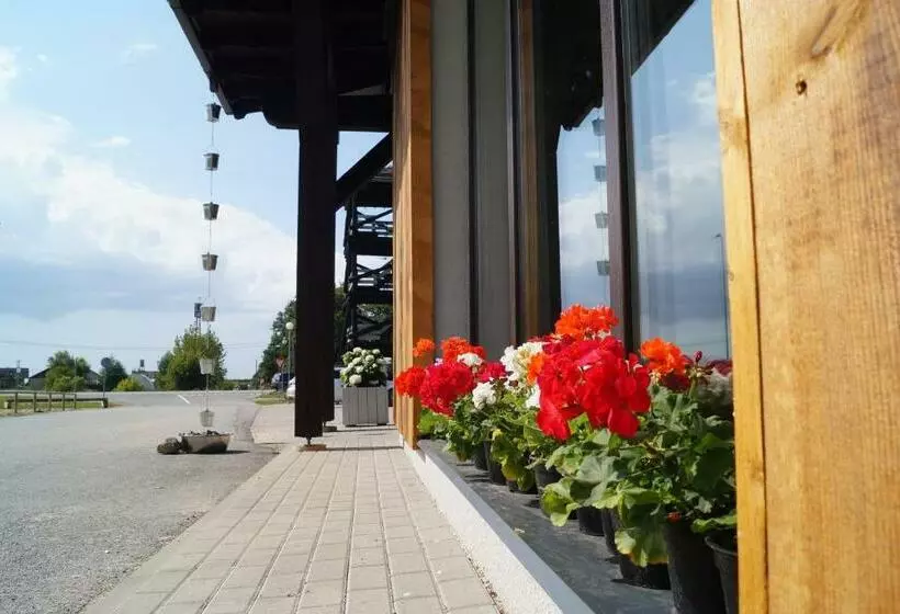 Kuivižu Krogs   Motelis