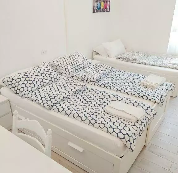 پانسیون Modern Room With Private Bathroom