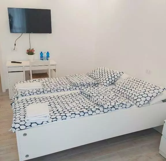 پانسیون Modern Room With Private Bathroom