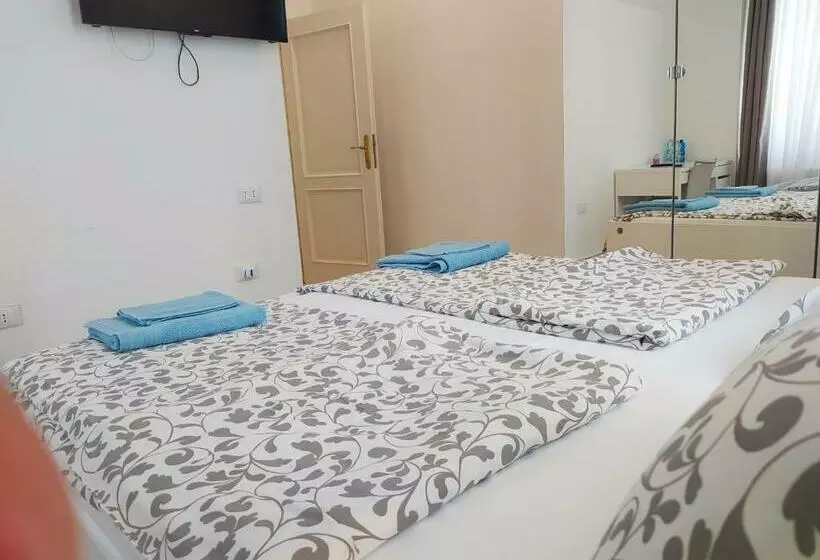 پانسیون Modern Room With Private Bathroom