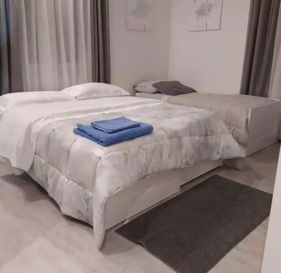 پانسیون Modern Room With Private Bathroom