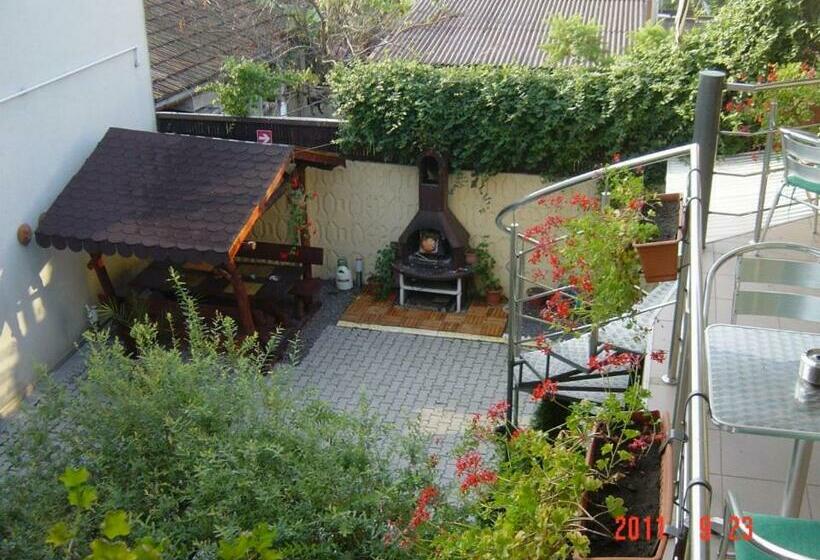 ペンション Vila Sara