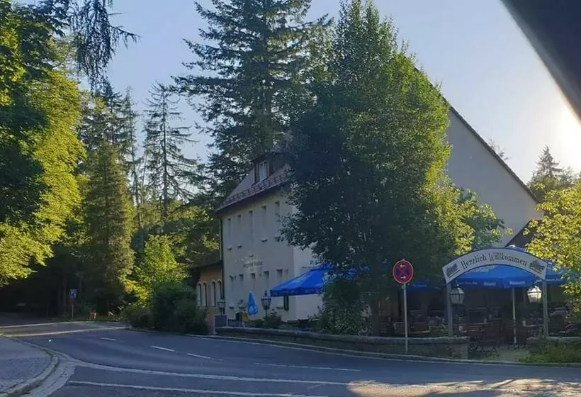 Hotelli Berggasthof Waldlust