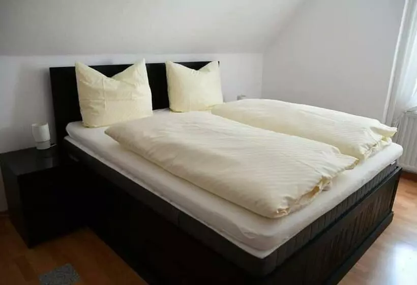 Hotelli Berggasthof Waldlust