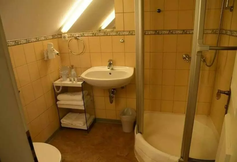 Hotelli Berggasthof Waldlust