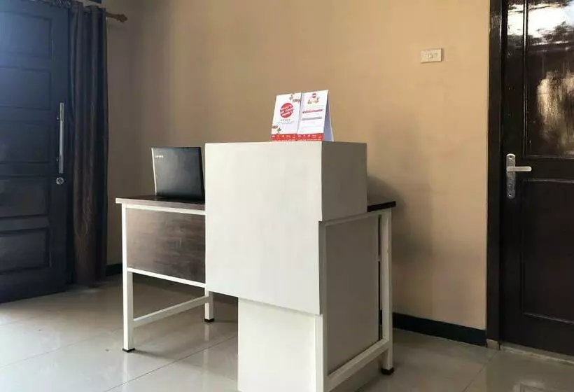 Hotelli Oyo 1547 Wisma Ray Syariah