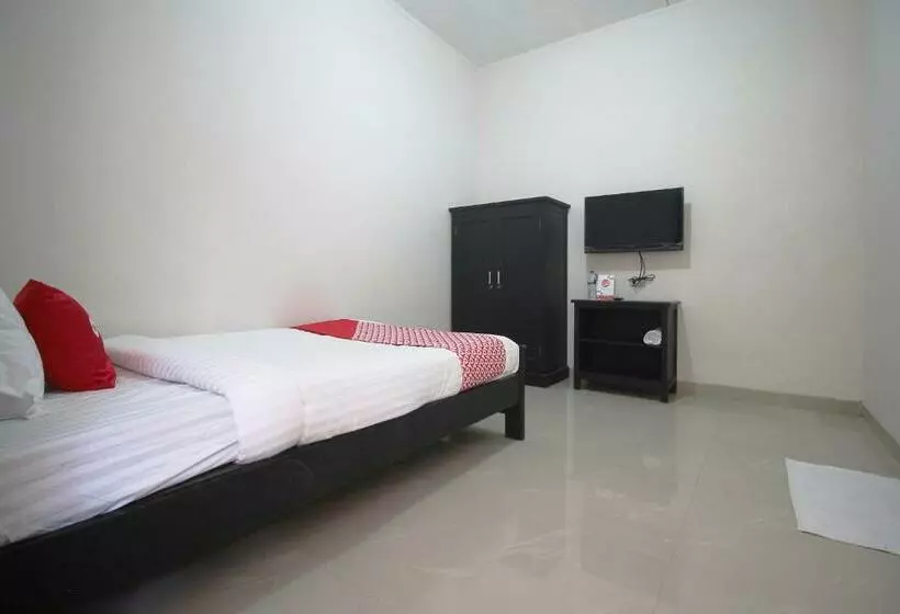 Hotelli Oyo 1547 Wisma Ray Syariah