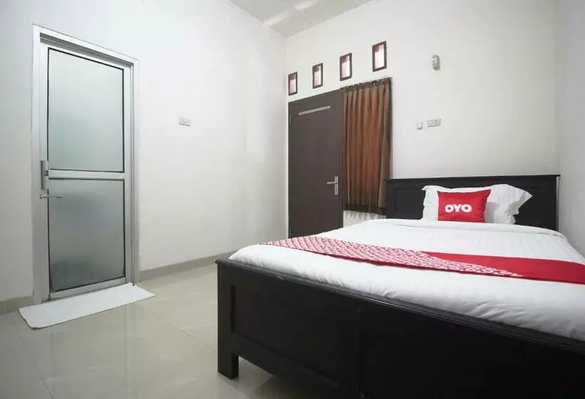 Hotelli Oyo 1547 Wisma Ray Syariah
