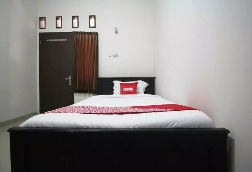 Hotelli Oyo 1547 Wisma Ray Syariah