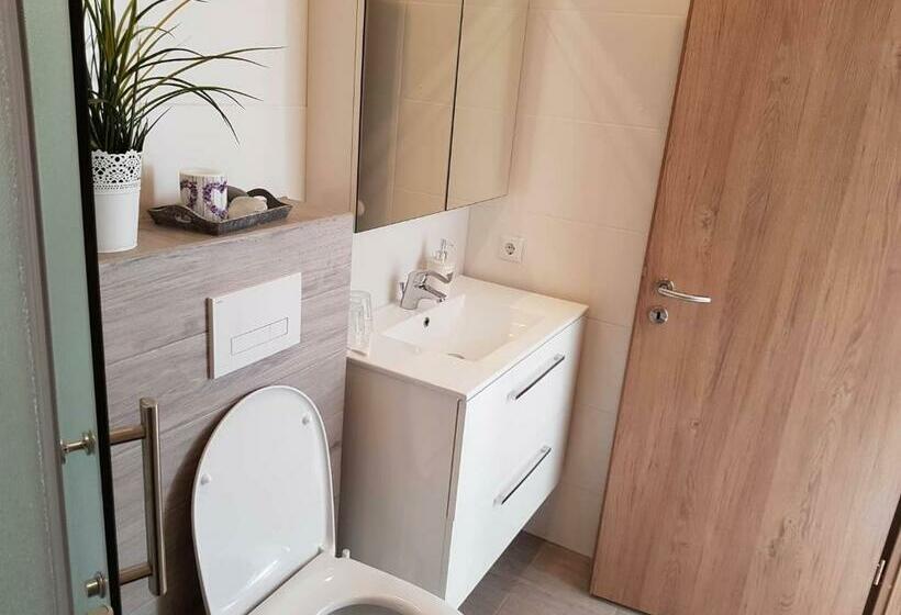 پانسیون Guesthouse Henia Bed&spas