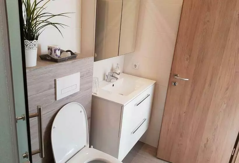 پانسیون Guesthouse Henia Bed&spas