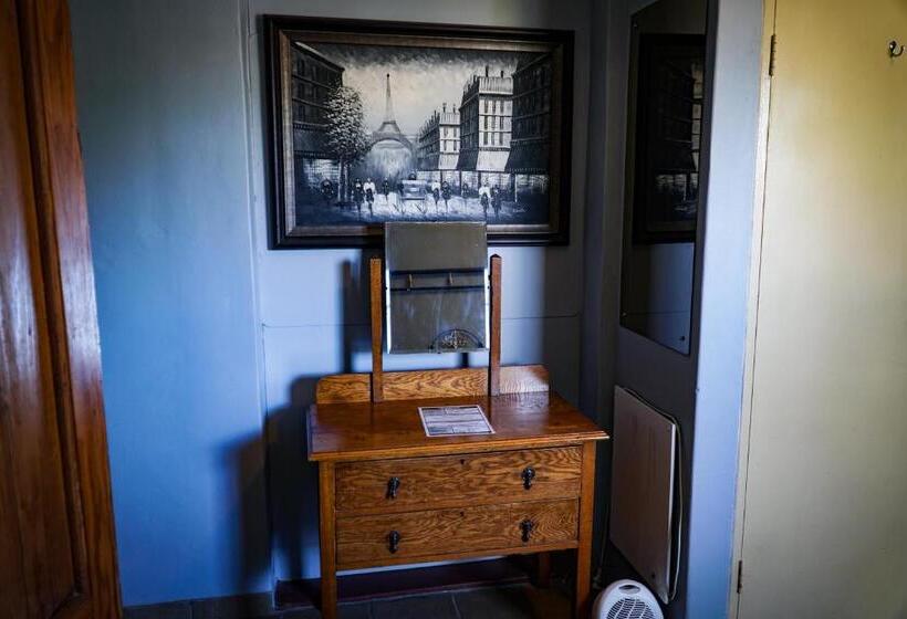 פנסיון Outentique Accommodation