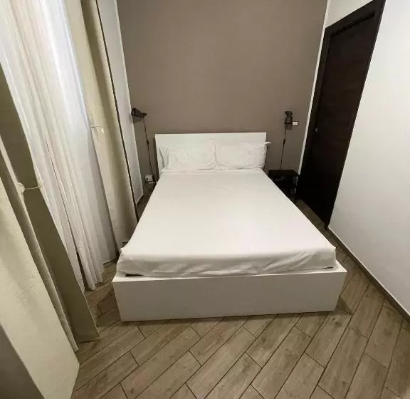 پانسیون Policlinico Room