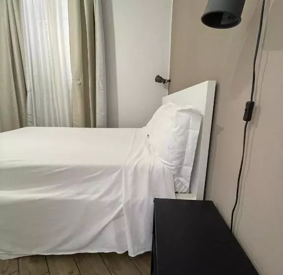 پانسیون Policlinico Room