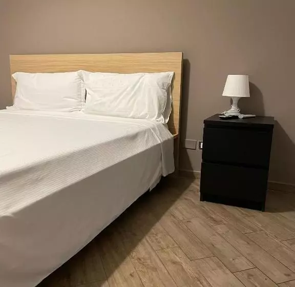 پانسیون Policlinico Room