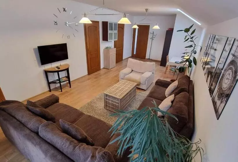 پانسیون Roro Residence